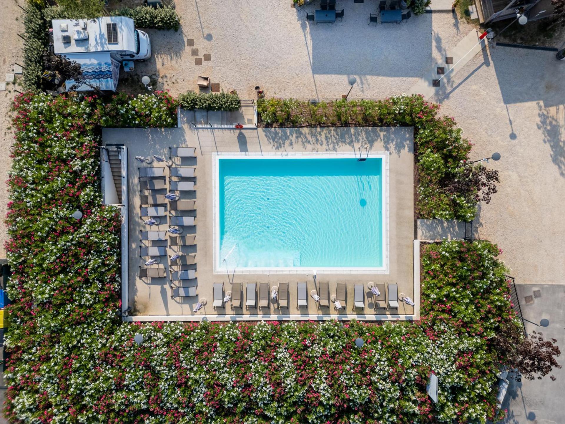 I Campi Wine Relais Hotel Ronchi  Buitenkant foto